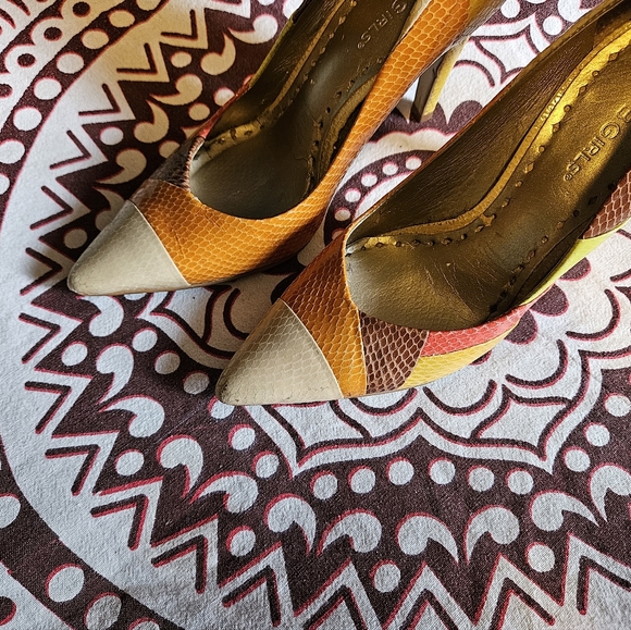 BCBGgirls VINTAGE 2003 size 5.5 heels - Picture 4 of 10